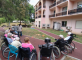 Entre compétition et éclats de rire : après-midi Molkky au jardin Résidence Arpège Anglet