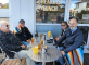 Dimanche après-midi au soleil : café et discussions après le vote Résidence Arpège Anglet
